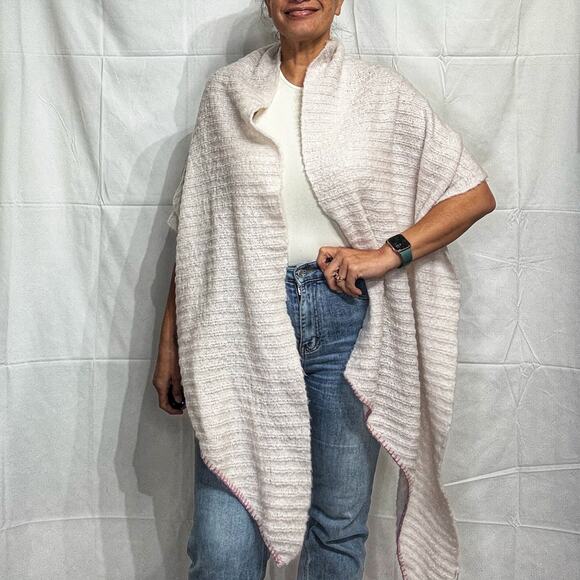 Marcus Adler Blush Pink Shawl Sz O/S NWT - Picture 1 of 12